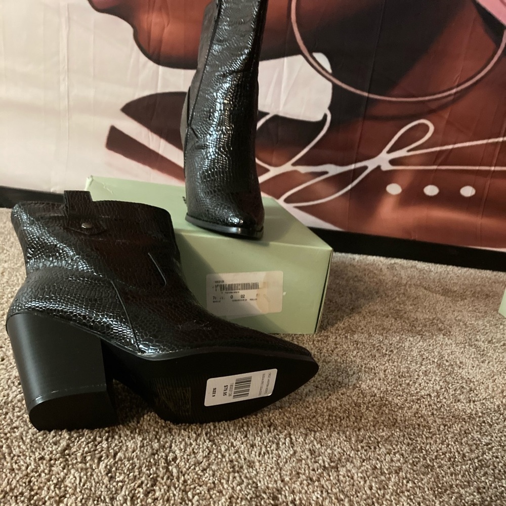 Women boots 9w